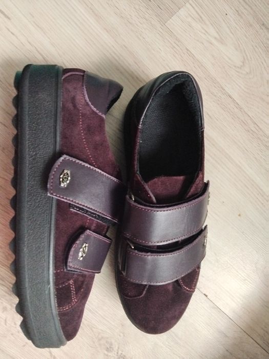 Продам взуття шкіра