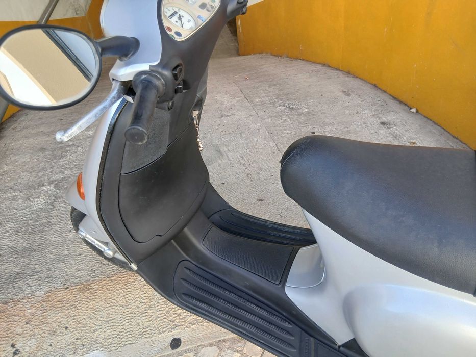 scooter Vespa  2004  COMO NOVA