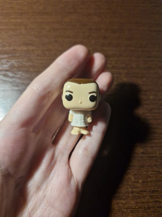 Фігурка kinder joy stranger things