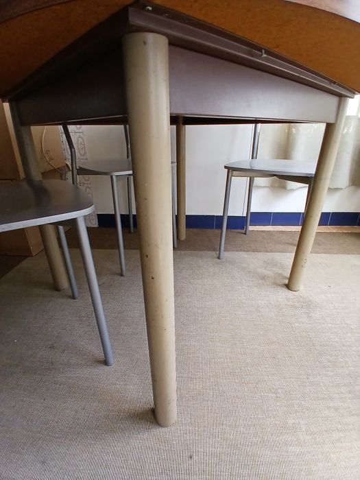 Mesa redonda (Diâmetro 115cm) - Estilo Moderno