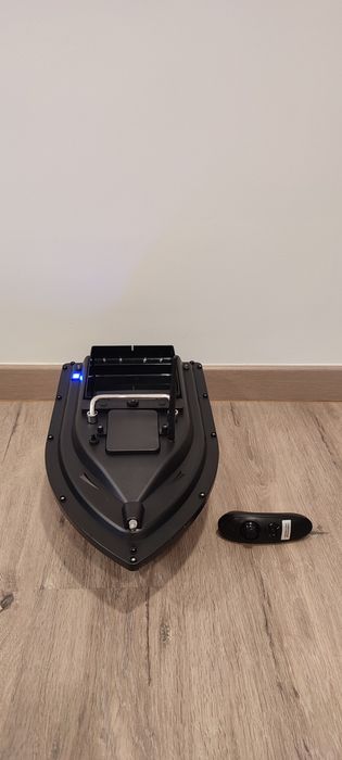 (Últimas unidades) Barco para transporte de engodo de até 1,5kg alcanc