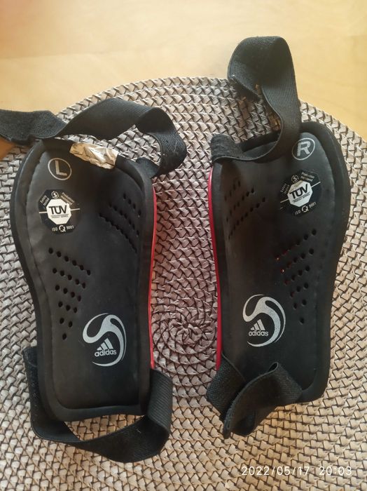 Ochraniacze piłkarskie adidas M