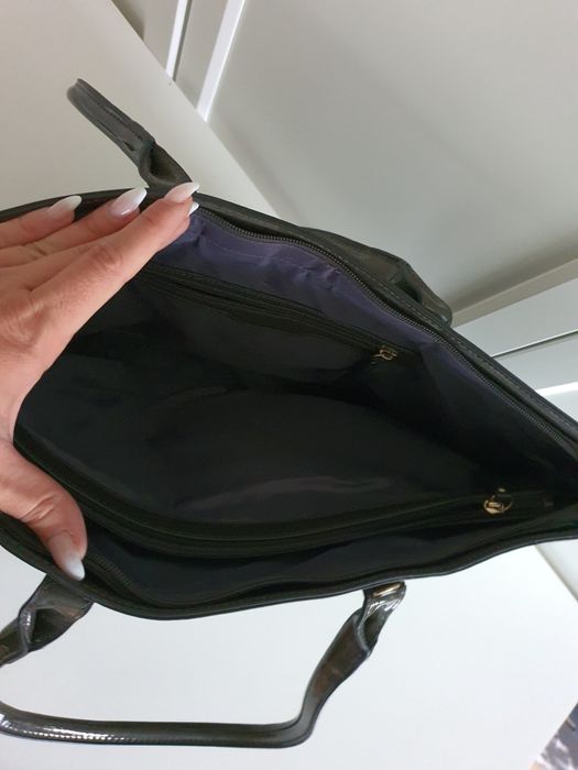 Duża torebka lakierowana