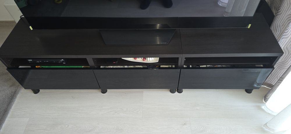 Móvel de tv preto como novo