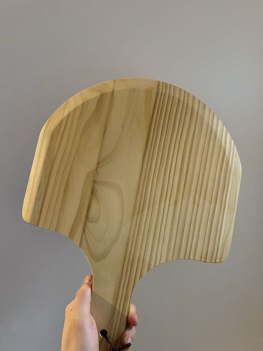 Drewniana łopatka do pizzy lub innych wypiekow