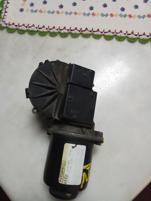 Motor limpa parabrisa.