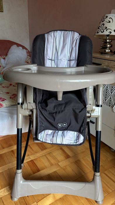 Крісло для годування