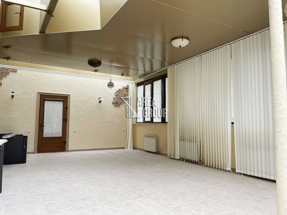 Комерційне приміщення в центрі міста під заклад харчування