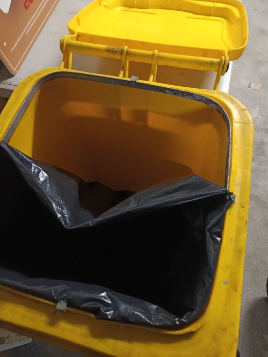 Caixote reciclagem plástico