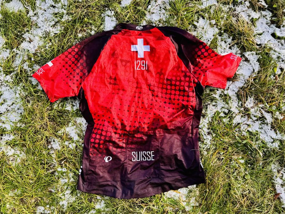 Чоловіча велоформа, велофутболка PEARL iZUMi Trikot Suisse Edition 3.0
