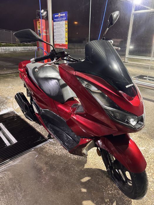 Aluguel apartir de 55 € de scooter Pcx e Nmax