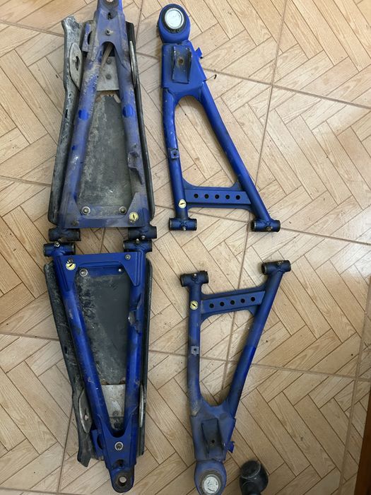 Triangulos originais frente YXZ1000R, valor negociavel
