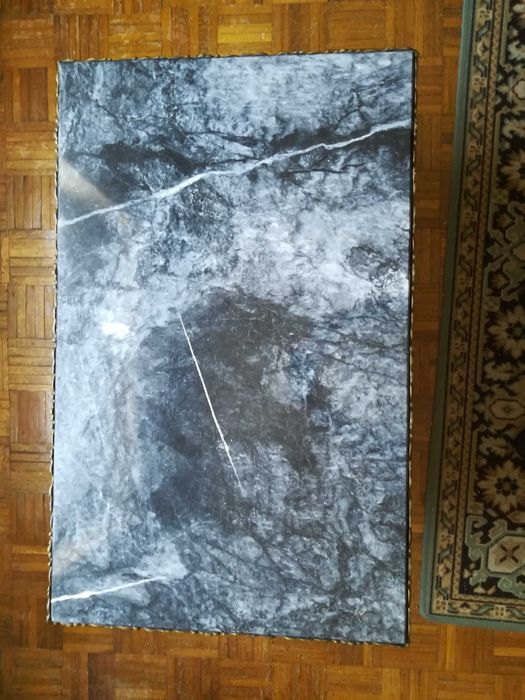 Mesa de centro em ferro com tampo de mármore