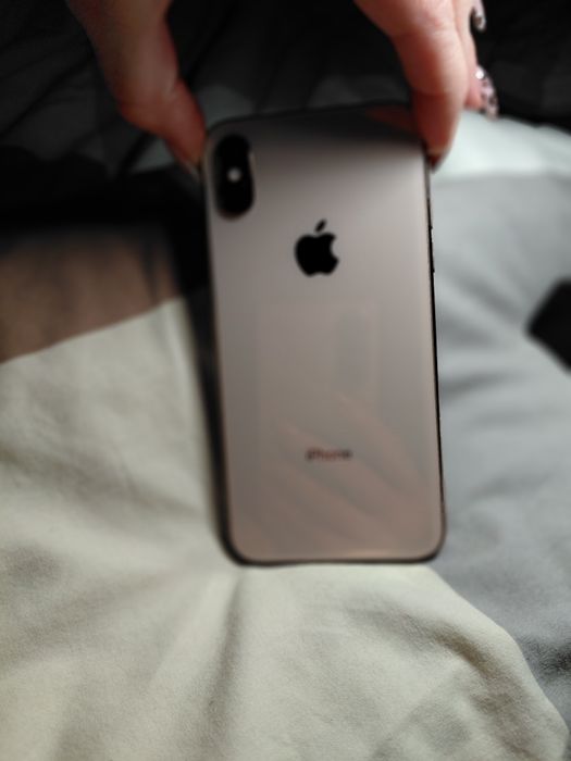 Продам iPhone XS gold