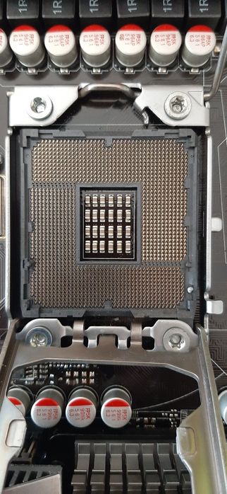 Motherboard asus rampage 2 extreme + xeon x5690 + corsair xm3 12gigas64563968595203123