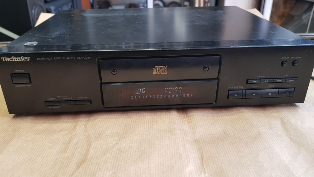 Odtwarzacz cd. Technics  SL-PJ 28A