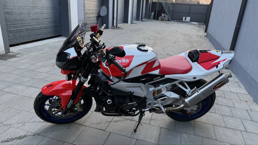 Aprilia Tuono 1000