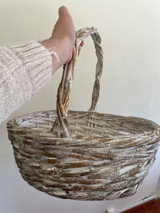 Cesta como nova