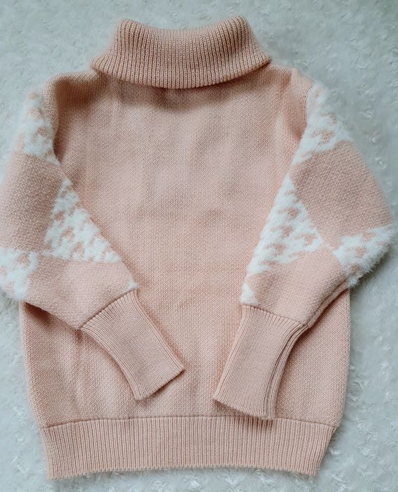 Новий[з біркою]теплий/м'якенький дитячий светр Sarlan (Туреччина)
Абсо