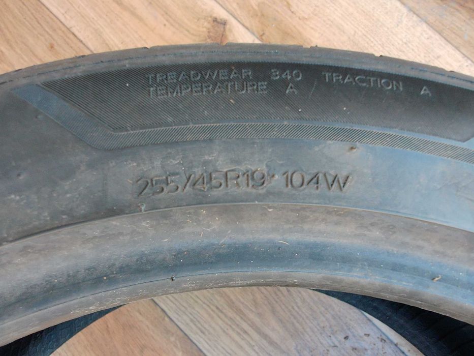 Hankook Ventus S1 Evo3 255/45/19 104W lato