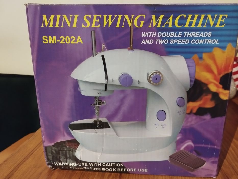 Mini maszyna do szycia