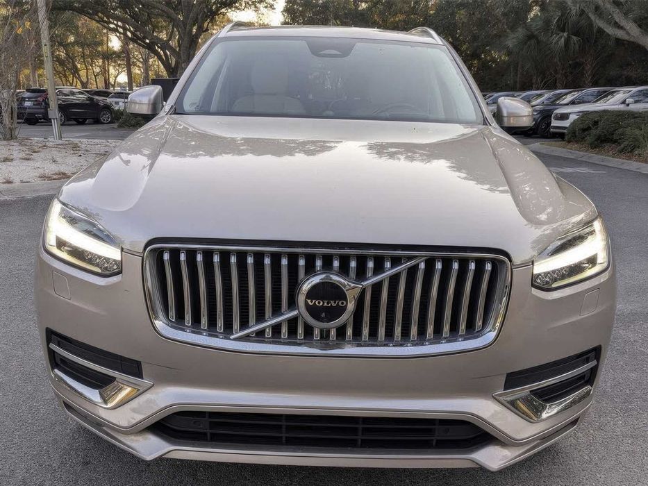 Volvo XC90 B6 Ultimate Bright Theme 6-Passenger      2023