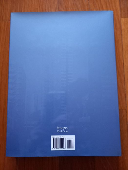 Livro Sky High Living