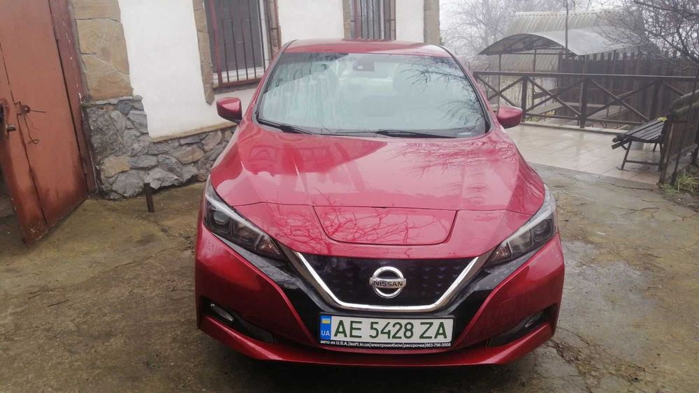 Красный nissan leaf 2018 40 квтч SV +подогревы 32т км выкуп