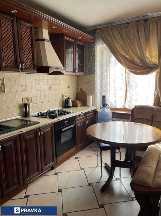 Продам квартиру на Фонтане 3 ком 1й этаж возможно по госпрограме