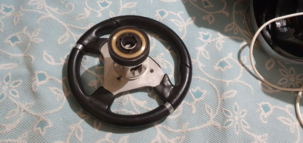 Volante momo Itália