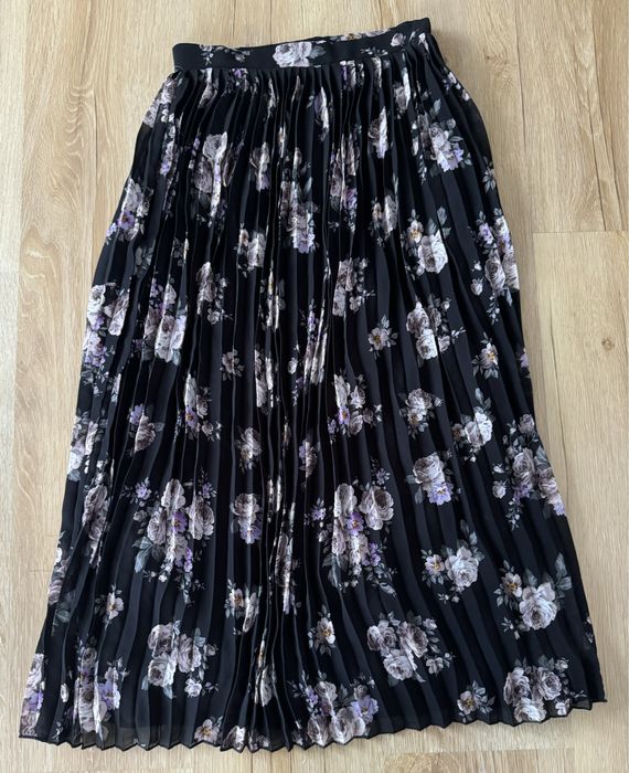 Cropp Plisowana Czarna Spódnica w róże midi rozmiar XS/34