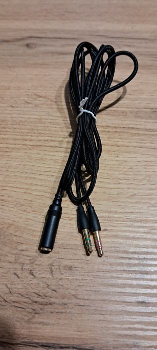 Adapter Przejściówka audio 1 x żeński 3,5 mm, 2 x męski 3,5 mm

Długoś
