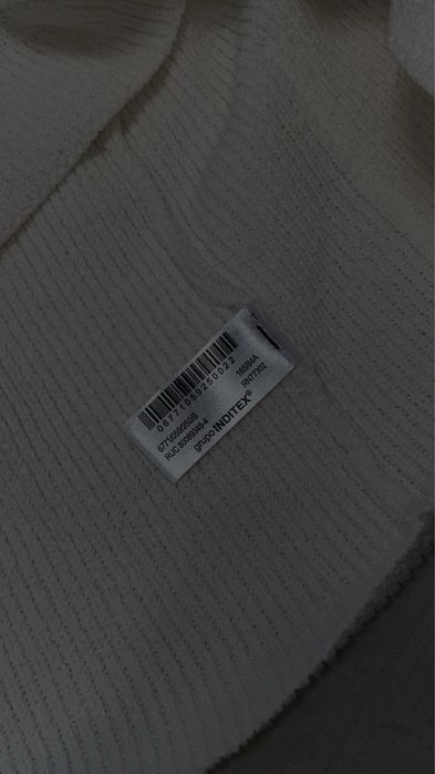 Жилетка  від бренду ZARA