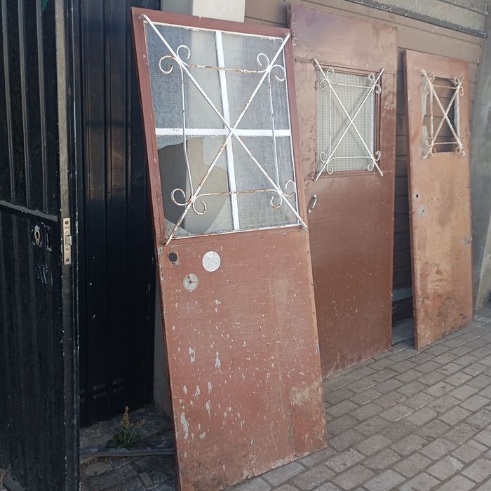 Portas de ferro com aros