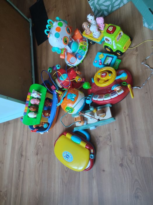 Zabawki dla dziecka vtech clementoni arka Noego kula hula