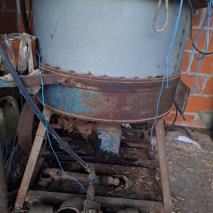 Vendo moinho de pedra para ceriais motor trifasico