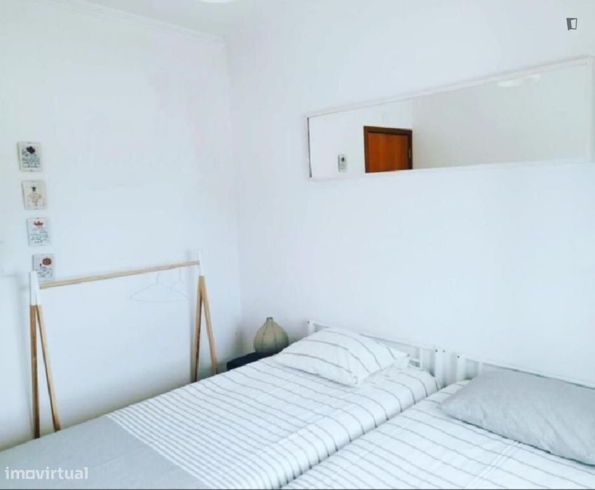 Quarto - localizado em Setubal