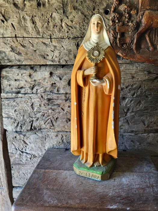 Stara figurka Święta Klara
