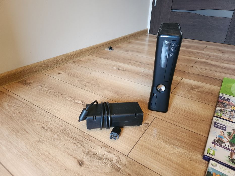 Konsola XBOX 360+2 kontlorery+kinekt+16 GIER