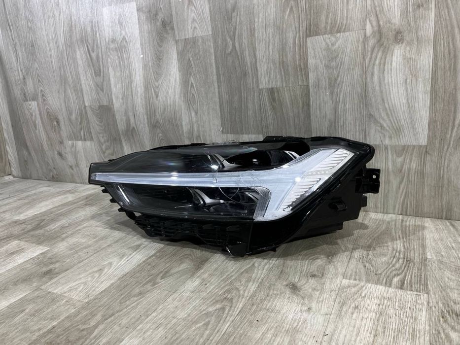 Фара передняя левая Volvo XC60 2 / 2021 - 2025 г. \ 32420424