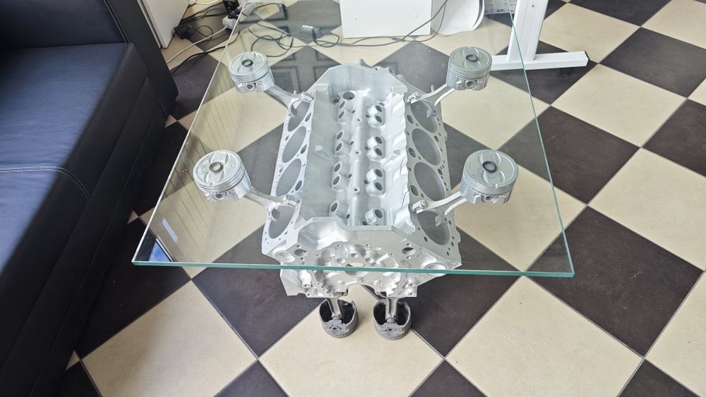 Stolik do biura warsztatu detailing a może do jaskini