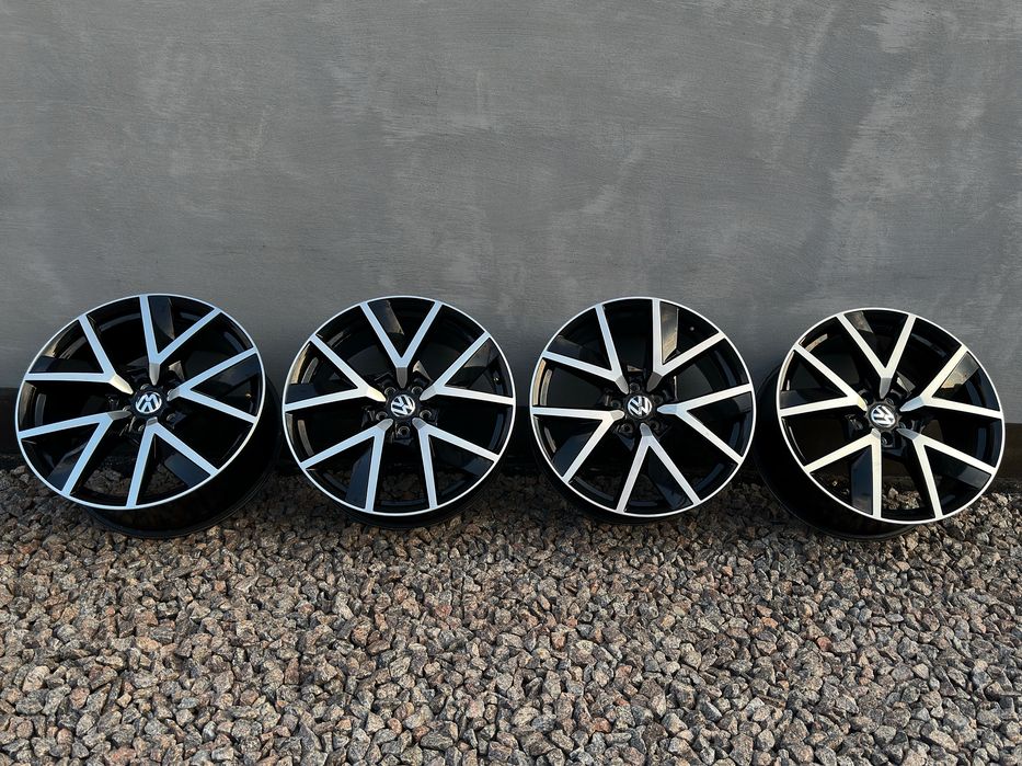 Диски Volkswagen Touareg R20 Braga 5/112/20