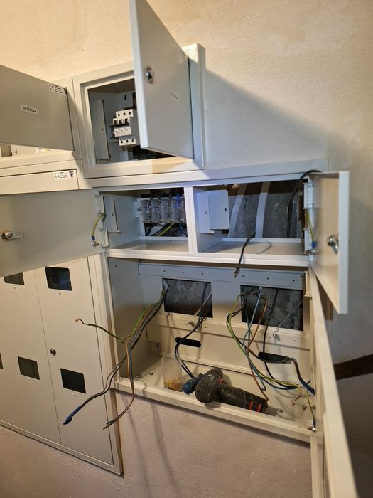 Elektryk -  instalacje -- przyłącza - pogotowie