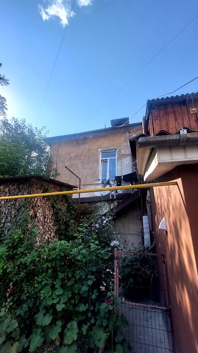 Продам 2-кімнатну квартиру. Пл.Шевченка,5/14.