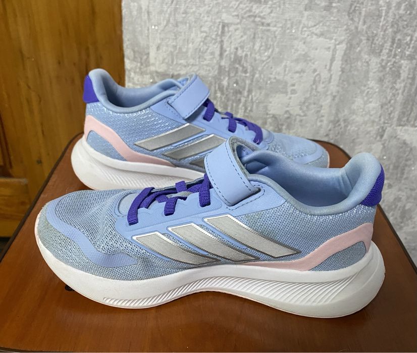 Кросівки    Adidas