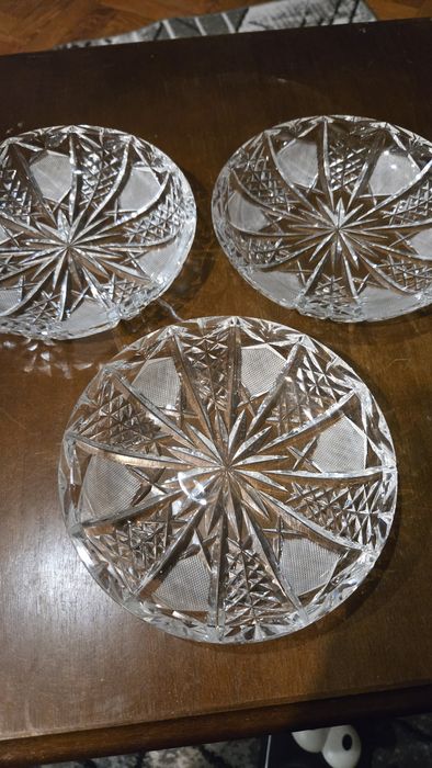 Kryształowe talerzyki.