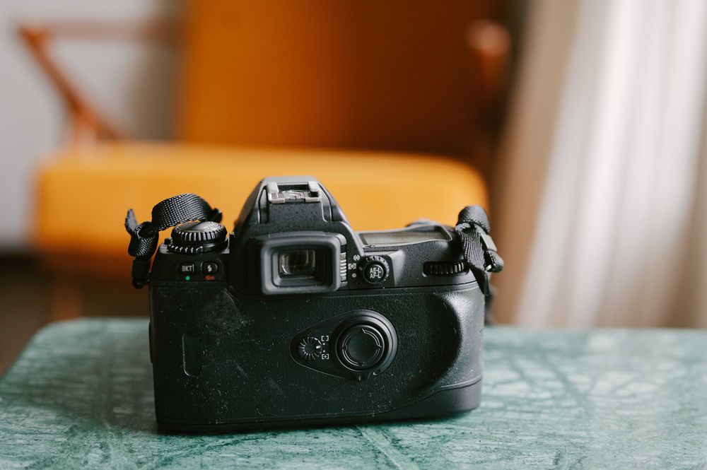 Nikon F80 + Nikkor 28-80mm f/3.3-5.6