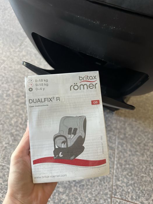 Cadeira Auto Britax Römert Dualfix² R - Isofix (0-18 kg / 0-4 anos)