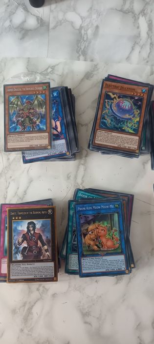 Bulk 375 cartas yugioh Eng. Diversos sets