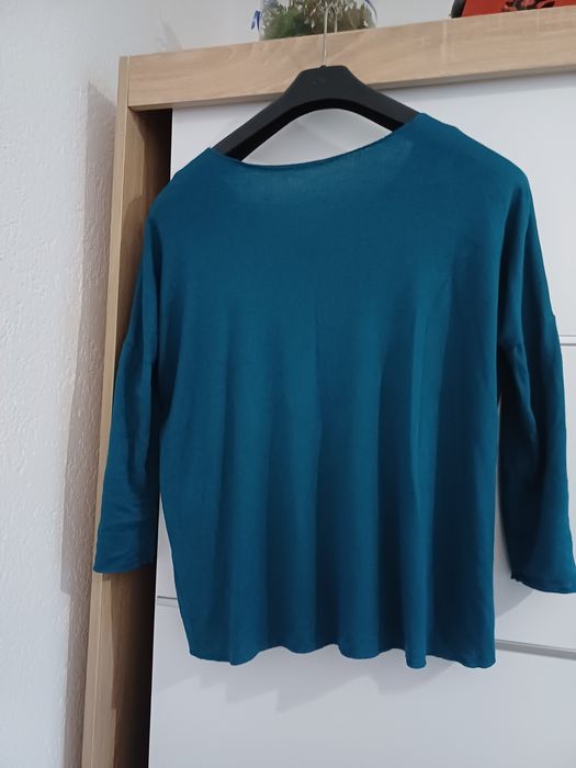 Sweterek cienki z napisem